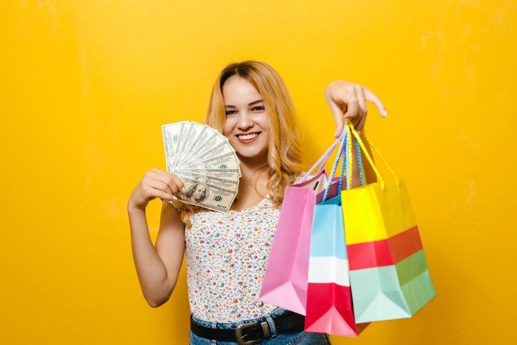 アパレル店員（販売員）が給料を上げる方法は？