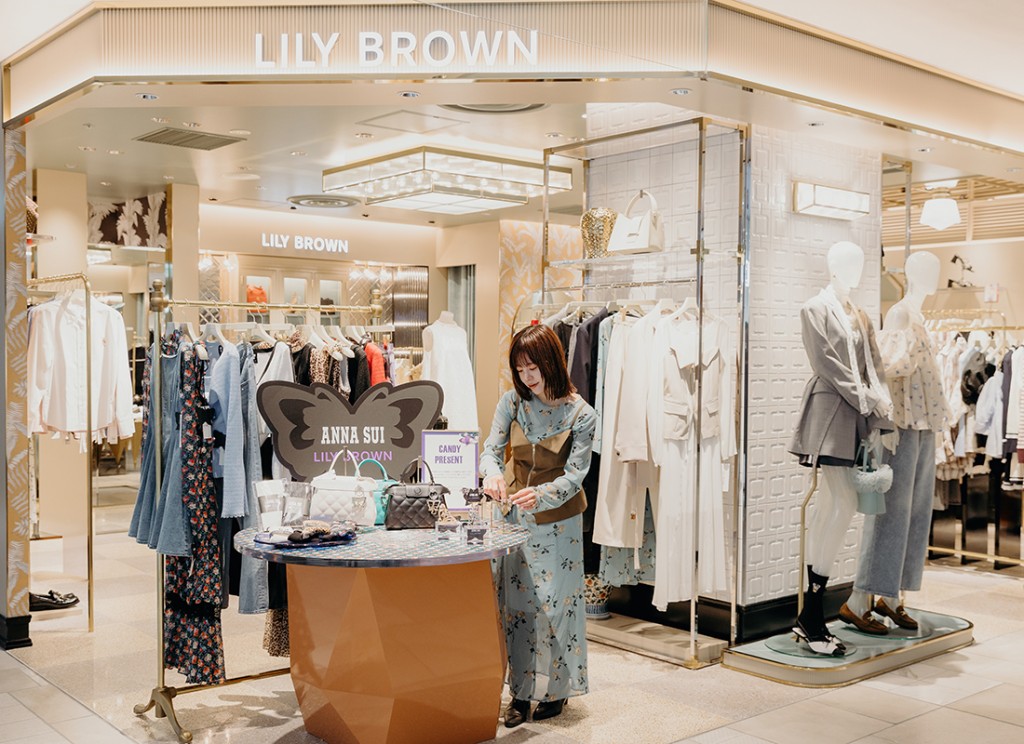 LILY BROWNのママ店長の働き方