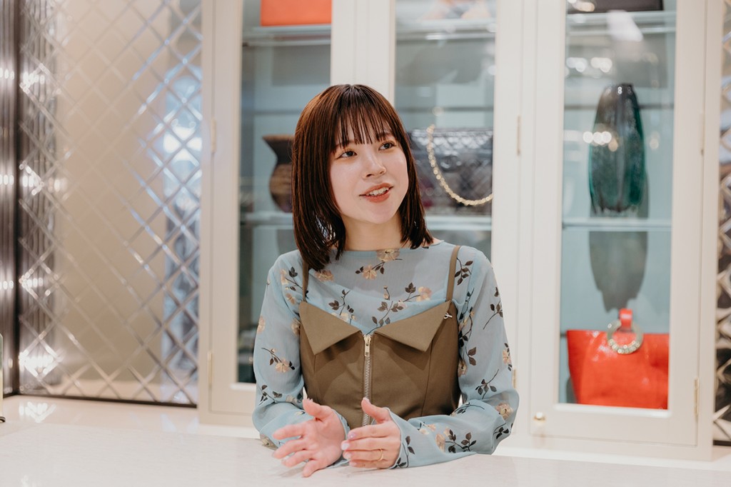 LILY BROWNのママ店長にインタビュー