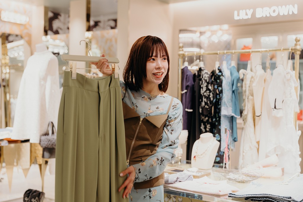 仕事とママとの両立についてLILY BROWNの店長にインタビュー