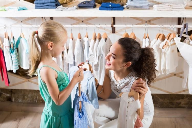 妊娠中のアパレル販売員は、つわり、立ち仕事どう乗り越える？