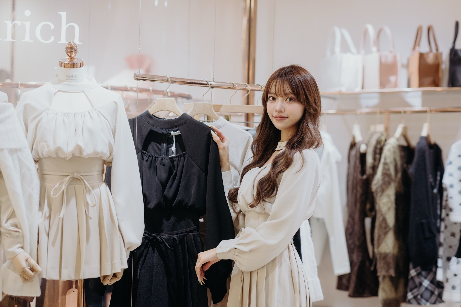 Darichに一目惚れから店長へ！笑って、感動して、仲間と成長する毎日